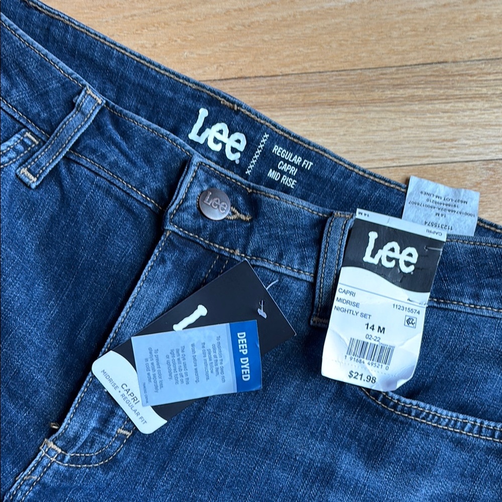 Lee Deep Blue Mid Rise Capri